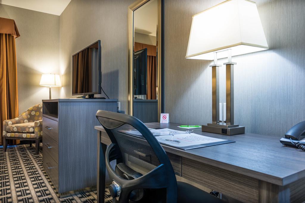Timber Ridge Inn And Suites Fox Creek Стая снимка